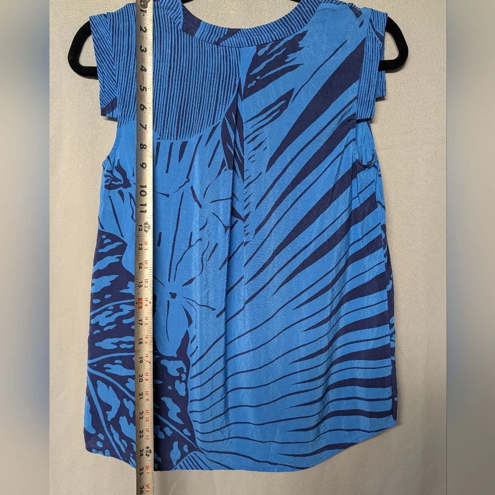 100% Silk Blue Floral Blouse Size 2 By J. Crew